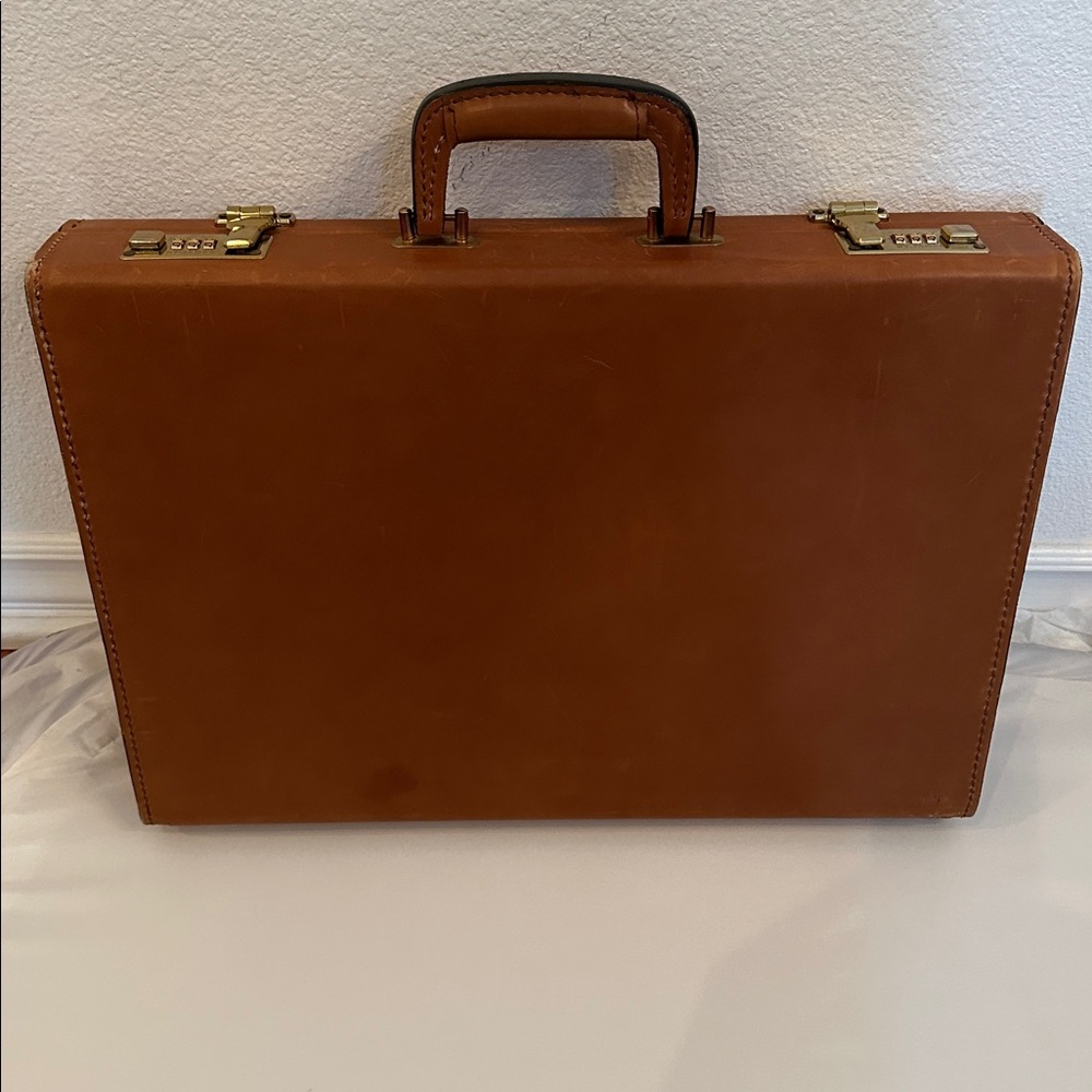 St. James Vintage‎ Tan Leather Attache 18" Briefcase